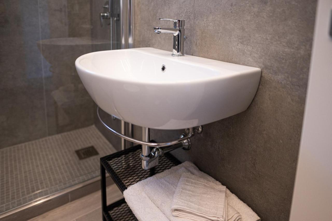 Grey House Guest House Luxury Латина Экстерьер фото