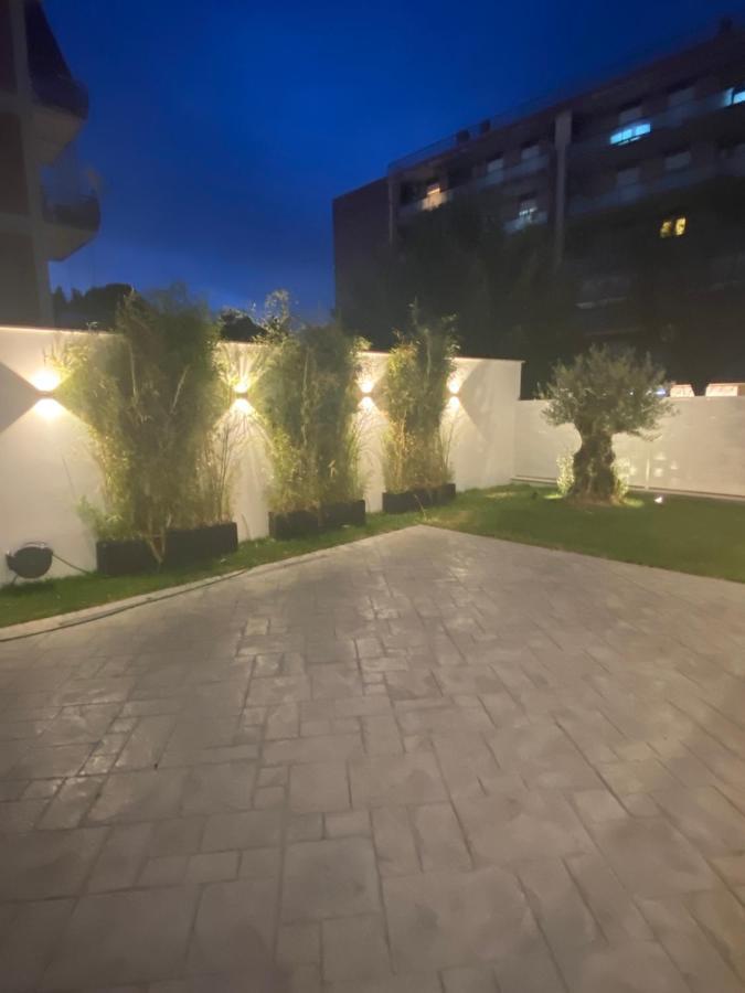 Grey House Guest House Luxury Латина Экстерьер фото